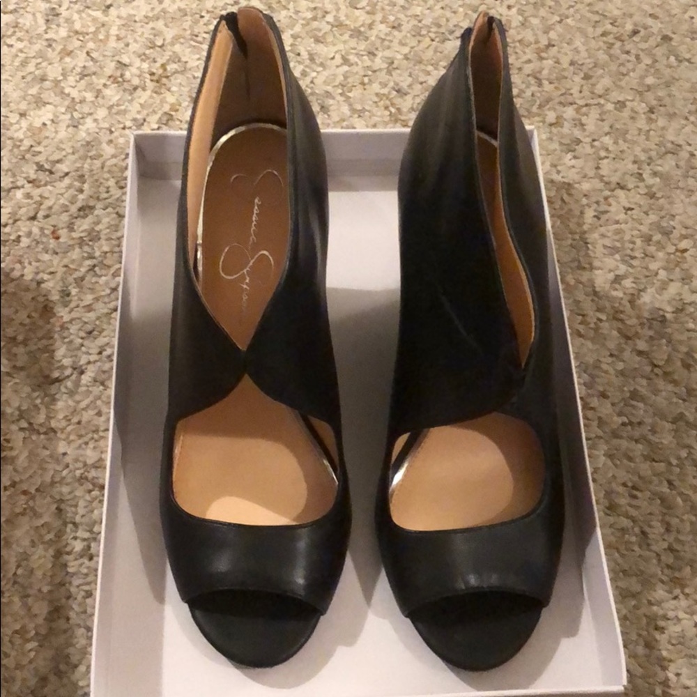 Black leather heels Jessica Simpson